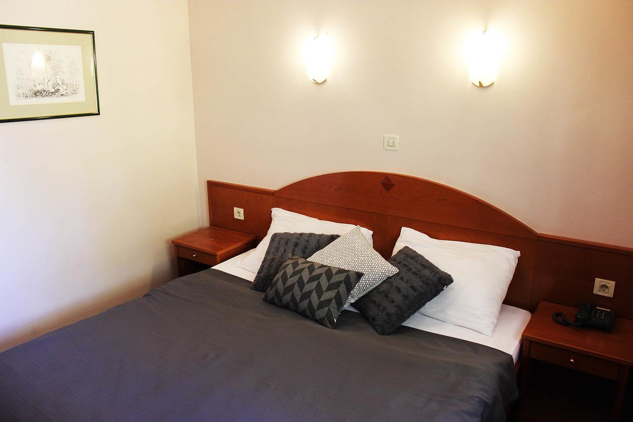 Hotel Lagus Gornji Kneginec エクステリア 写真